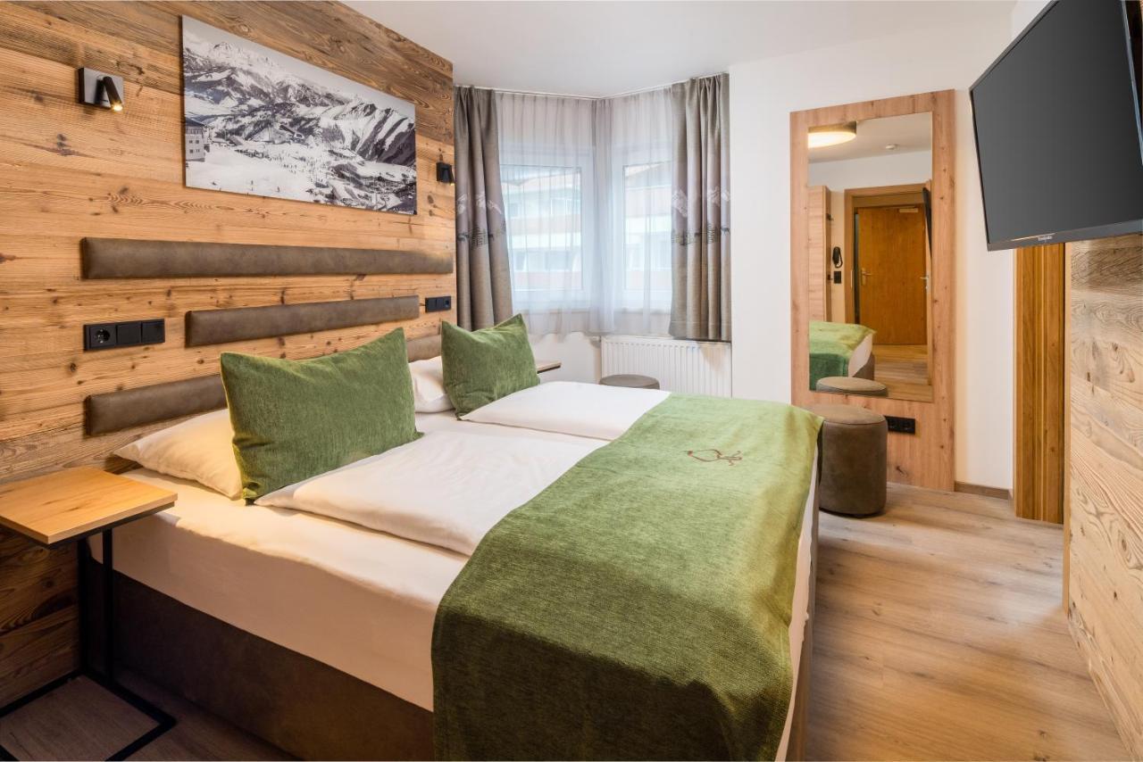 Hotel Gruener Baum Τσελ αμ Ζέε Εξωτερικό φωτογραφία