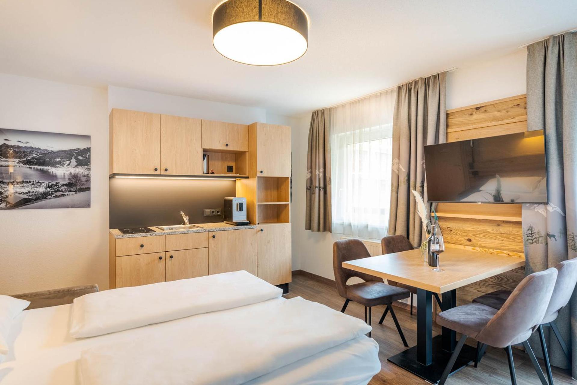 Hotel Gruener Baum Τσελ αμ Ζέε Εξωτερικό φωτογραφία