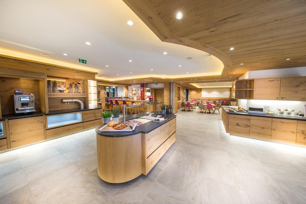 Hotel Gruener Baum Τσελ αμ Ζέε Εξωτερικό φωτογραφία