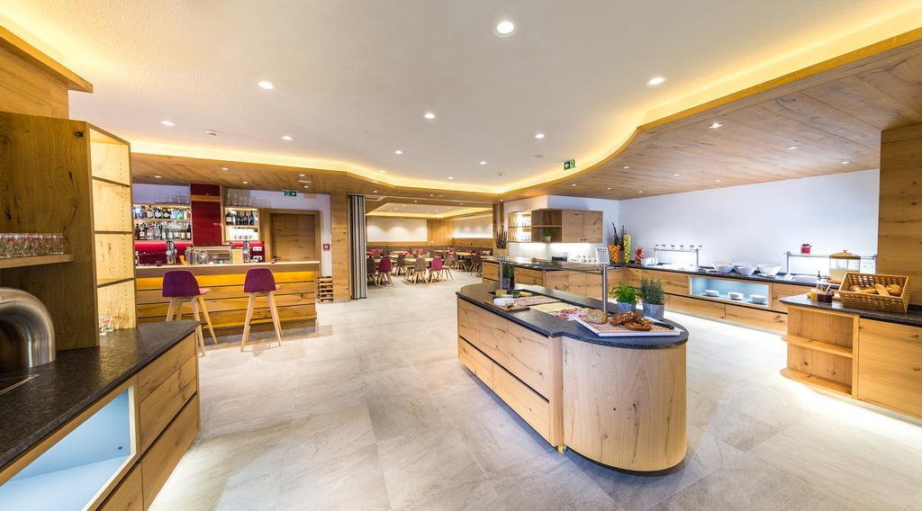 Hotel Gruener Baum Τσελ αμ Ζέε Εξωτερικό φωτογραφία