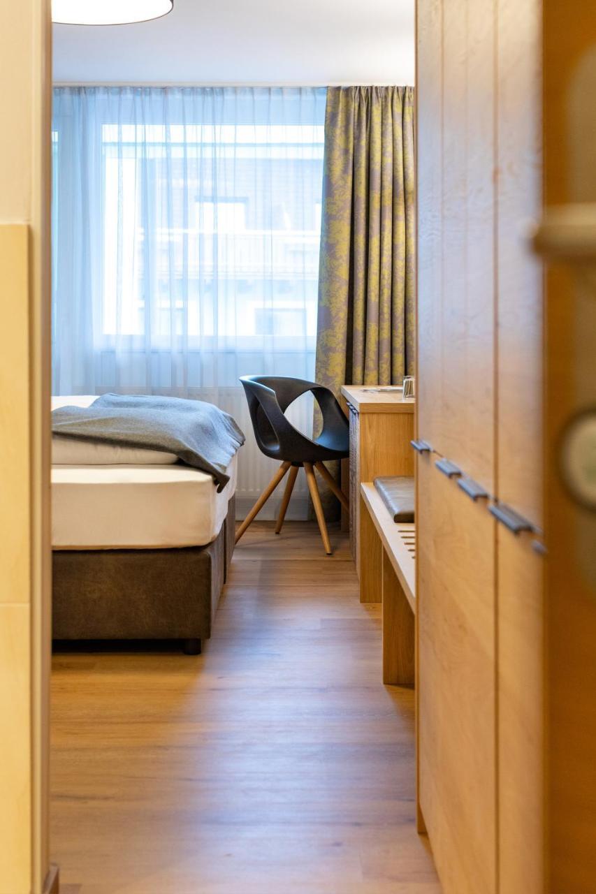 Hotel Gruener Baum Τσελ αμ Ζέε Εξωτερικό φωτογραφία